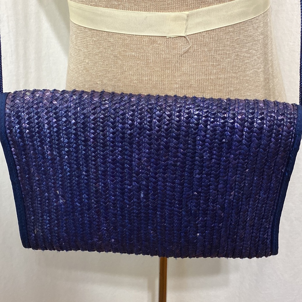 WAVES Lilac and Purple Straw Crossbody Clutch Bag - Picture 2 of 11